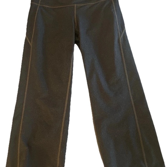 Athleta Kick Booty 2 Crop Capri Leggings Heather Gray Contour Stitching - Picture 2 of 6